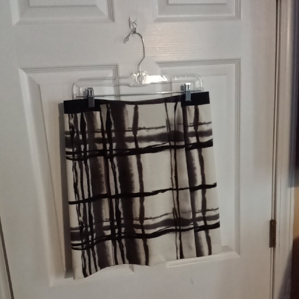 Simply Vera Wang Black and Cream Plaid Skirt